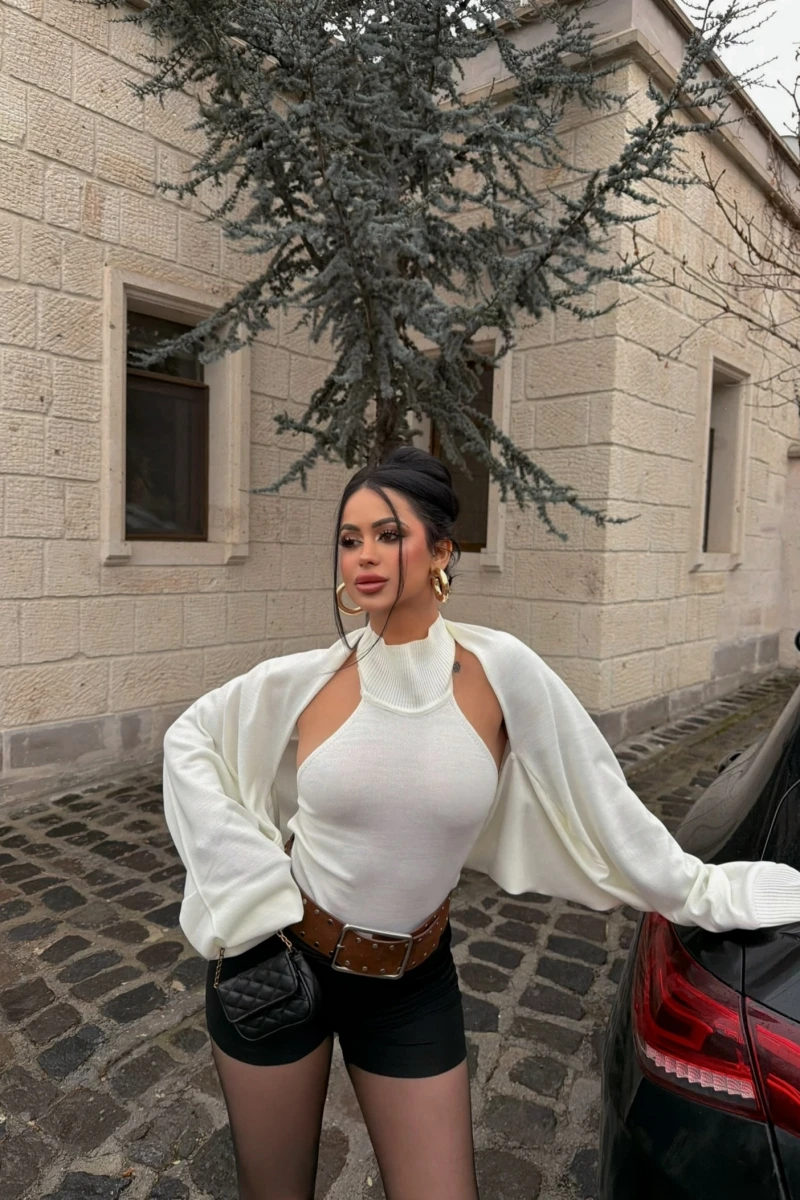 Beyaz Bolerolu Triko İkili Takım