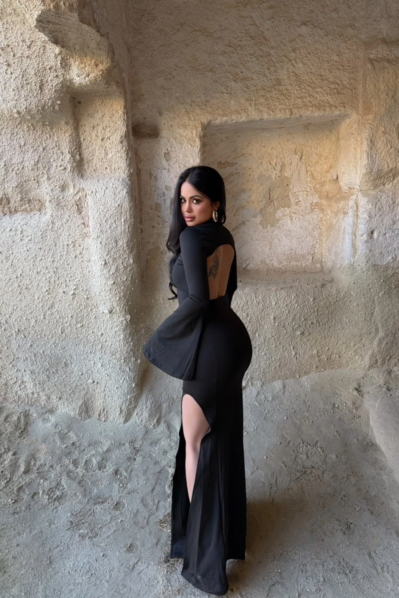 Siyah Kolları Volanlı Maxi Elbise