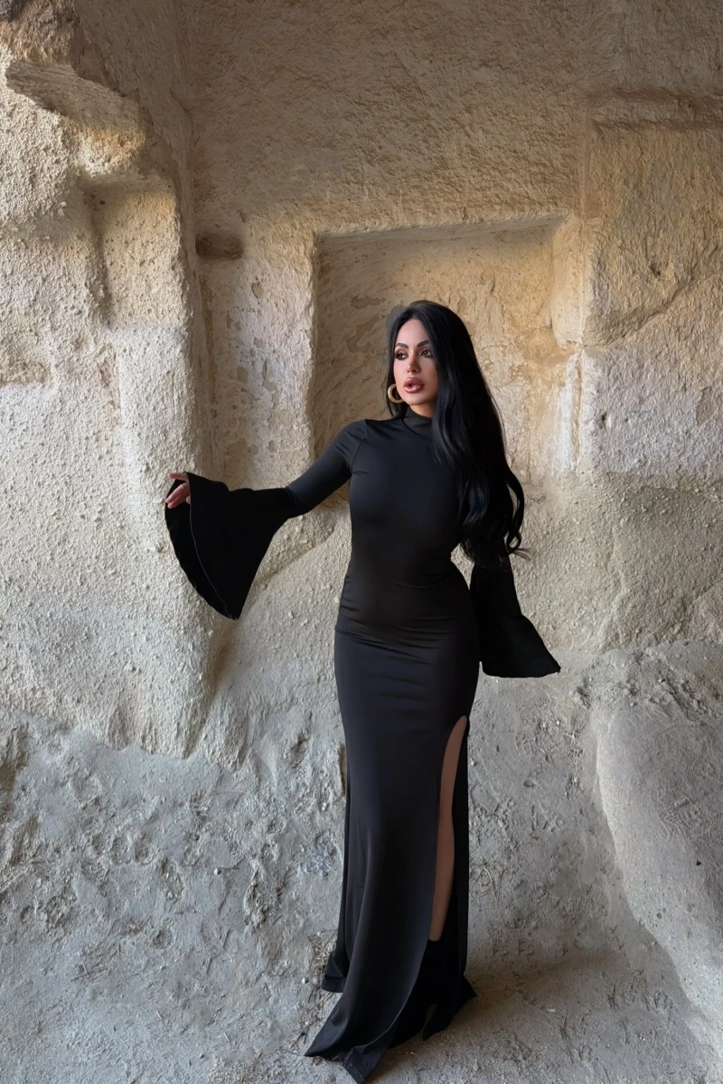 Siyah Kolları Volanlı Maxi Elbise