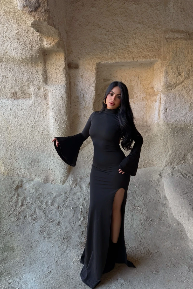 Siyah Kolları Volanlı Maxi Elbise