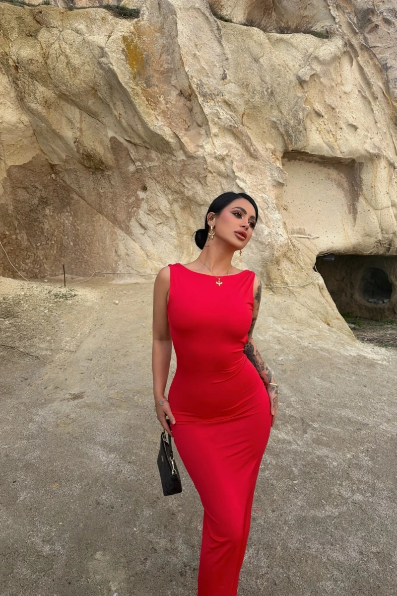 Kırmızı Sırt Açık Long Elbise