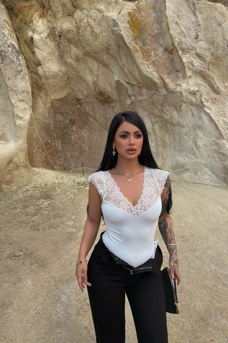 Beyaz Ön Arka Güpürlü Bodysuit