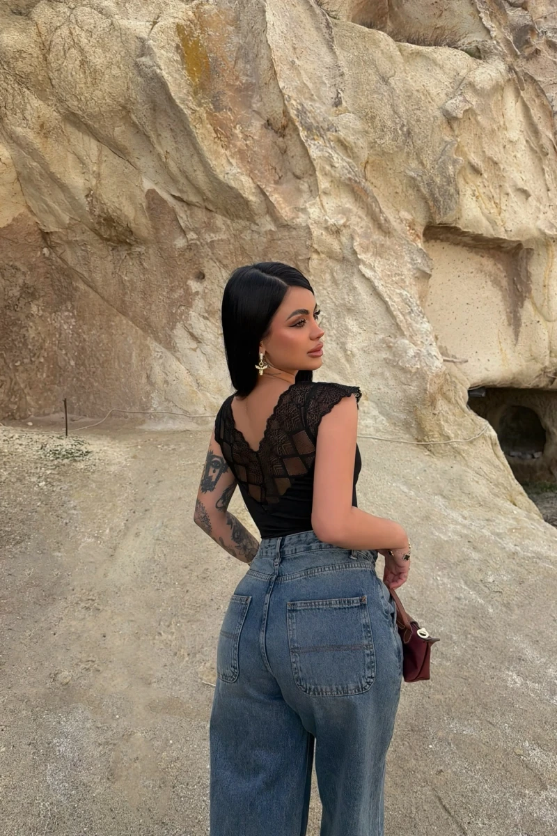 Siyah Ön Arka Güpürlü Bodysuit