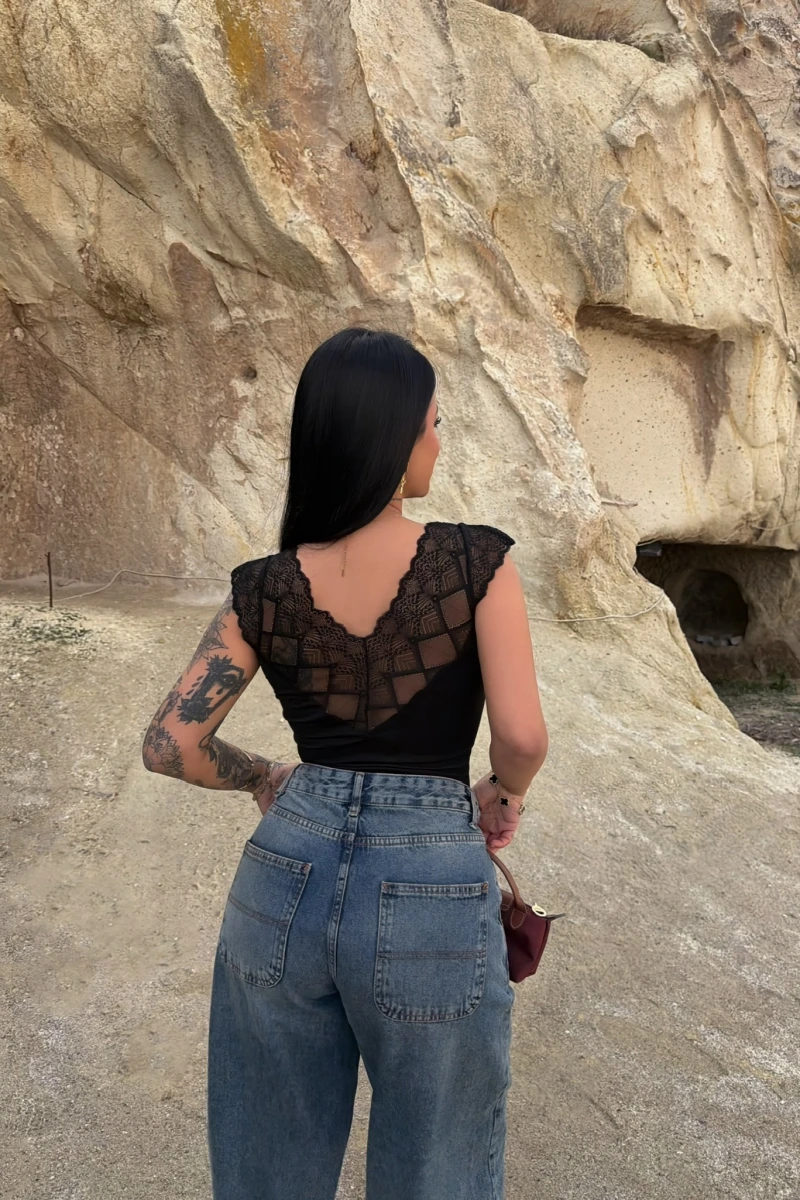 Siyah Ön Arka Güpürlü Bodysuit