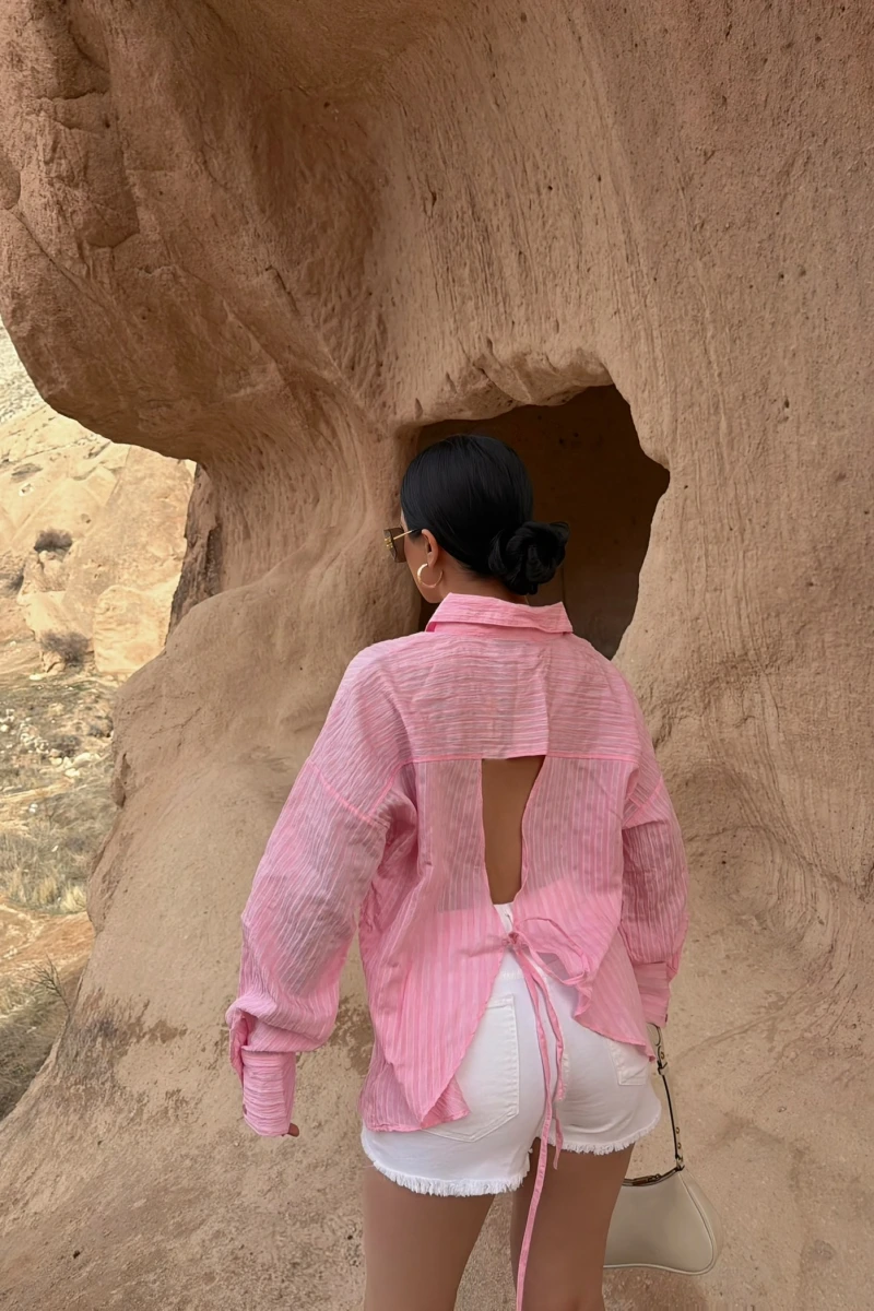 Pembe Tek Cep Sırt Dekolte Gömlek