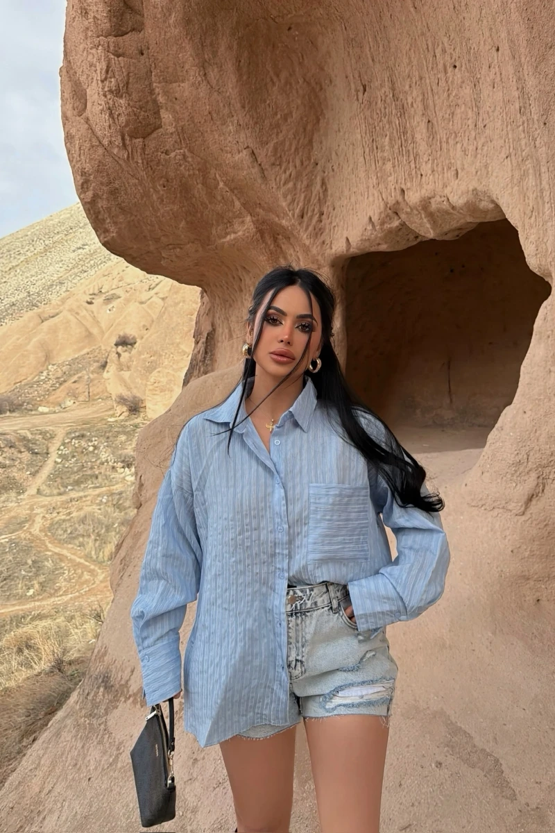 Mavi Tek Cep Sırt Dekolte Gömlek