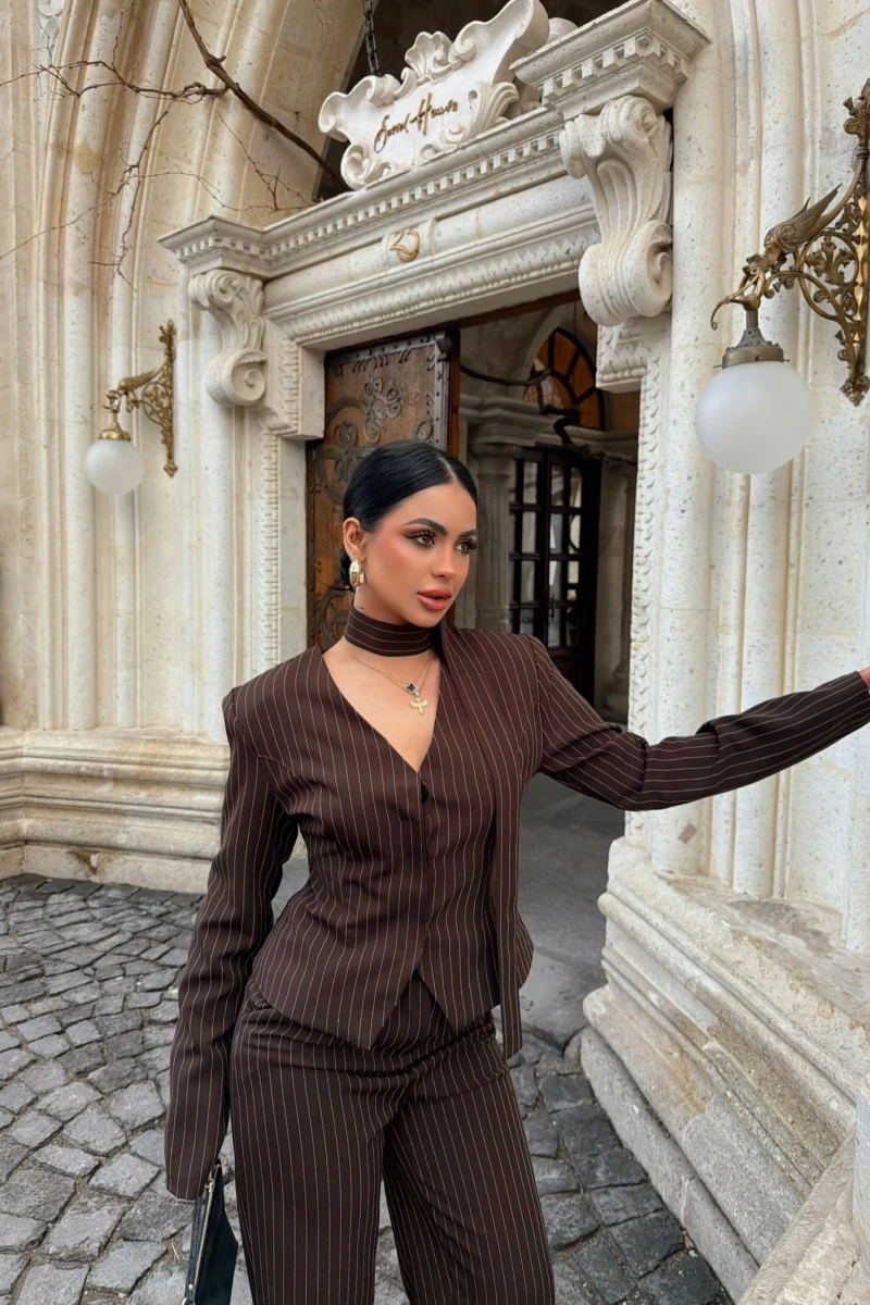 Kahve Çizgili Blazer Üçlü Takım