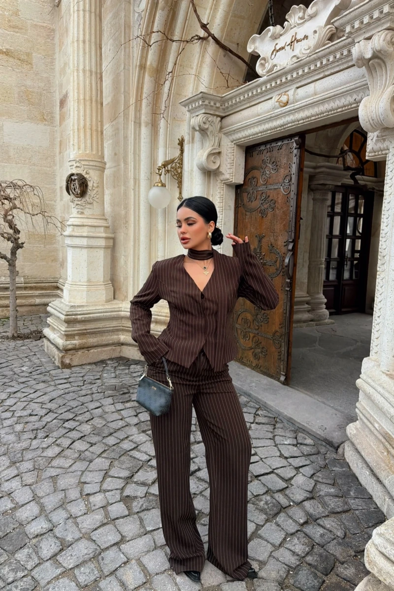 Kahve Çizgili Blazer Üçlü Takım