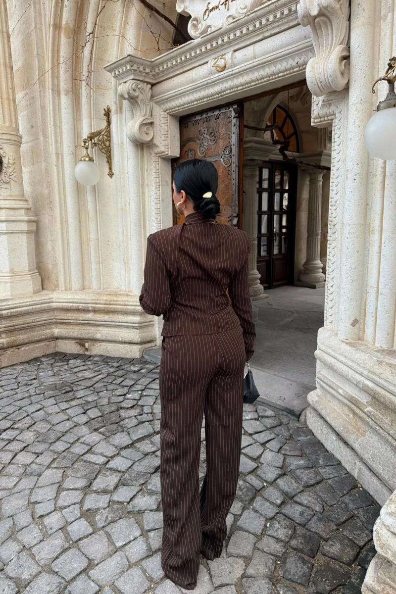 Kahve Çizgili Blazer Üçlü Takım