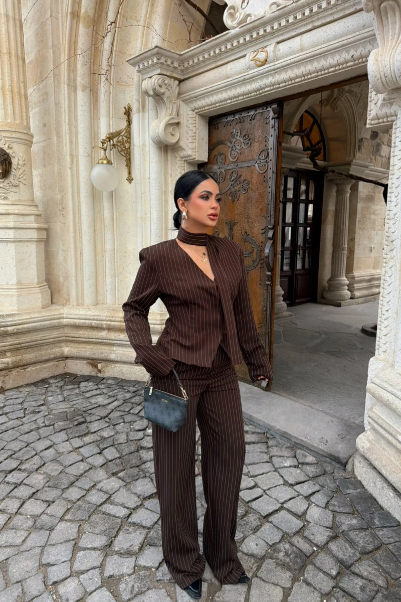 Kahve Çizgili Blazer Üçlü Takım