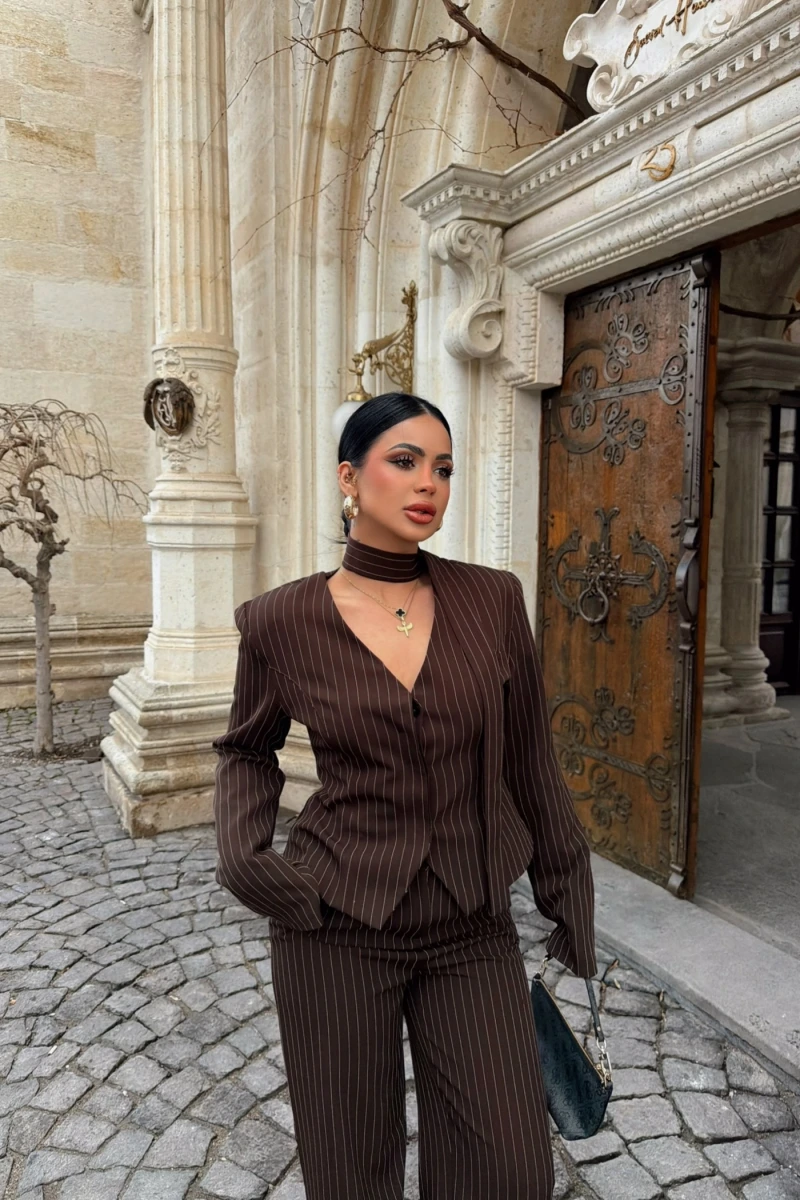Kahve Çizgili Blazer Üçlü Takım