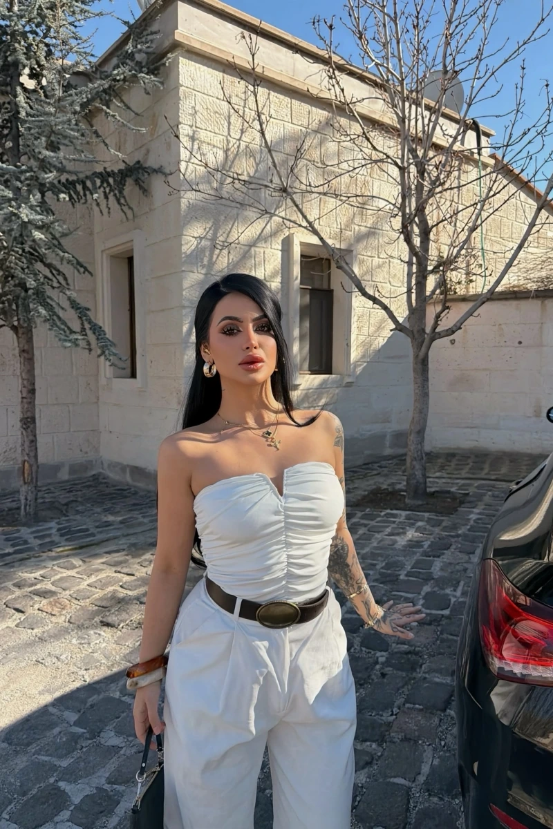 Beyaz Büzgülü Straplez Crop