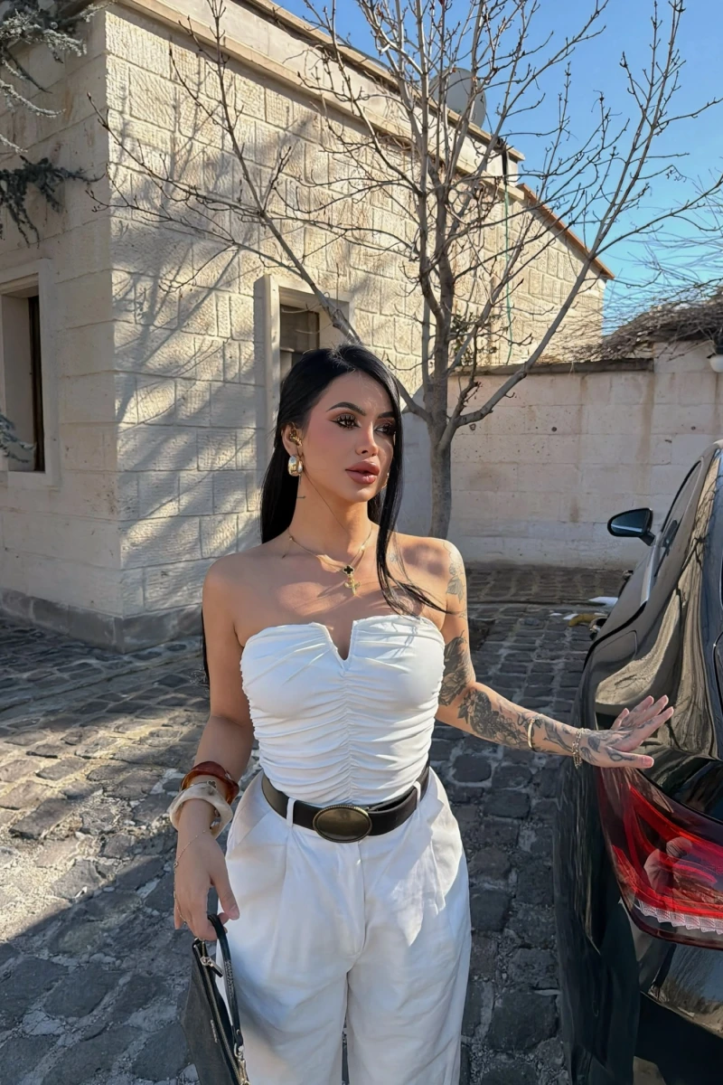 Beyaz Büzgülü Straplez Crop
