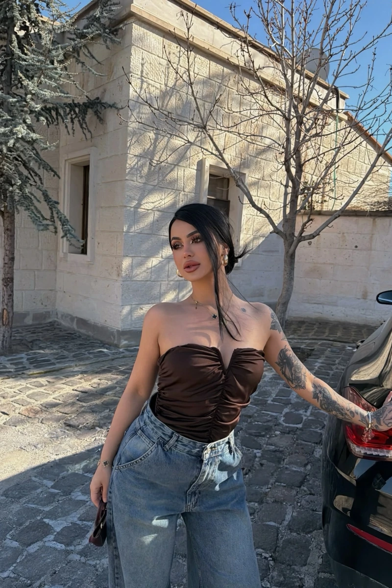 Kahve Büzgülü Straplez Crop