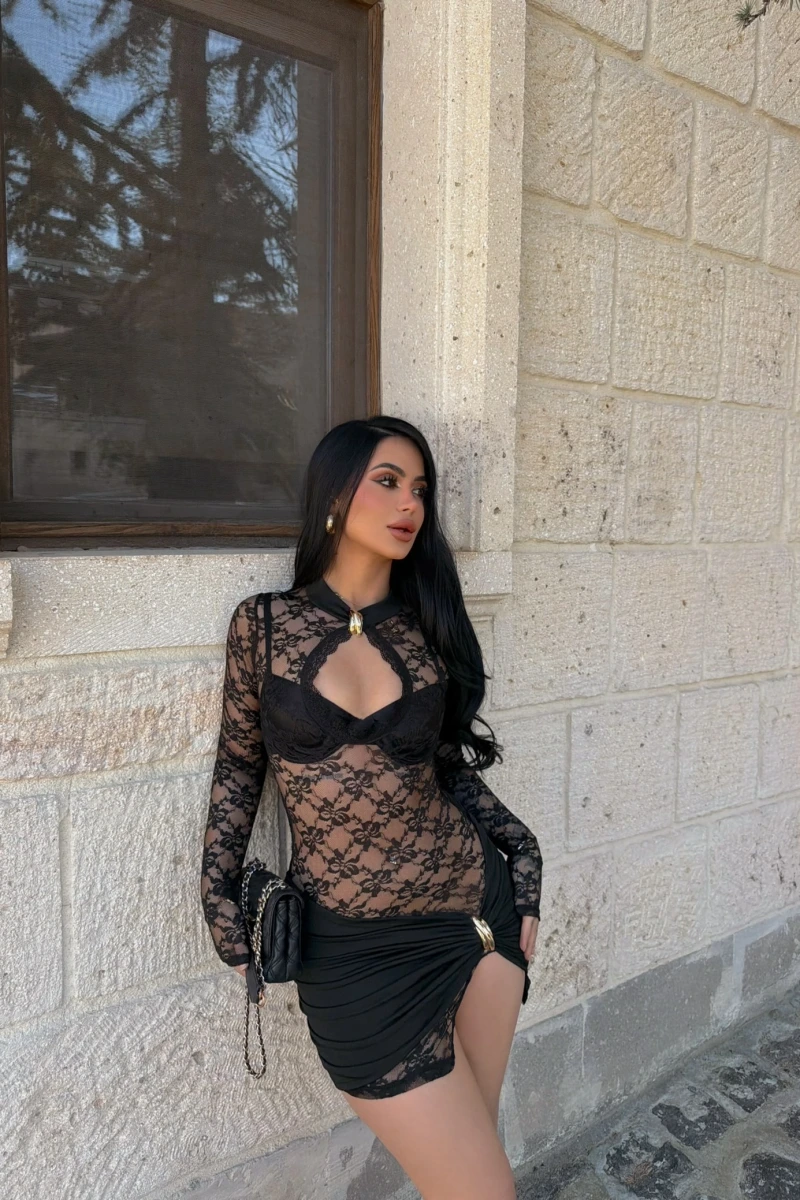 Aksesuarlı Dantel Elbise