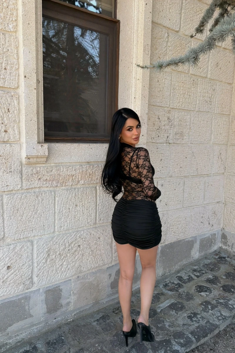 Aksesuarlı Dantel Elbise