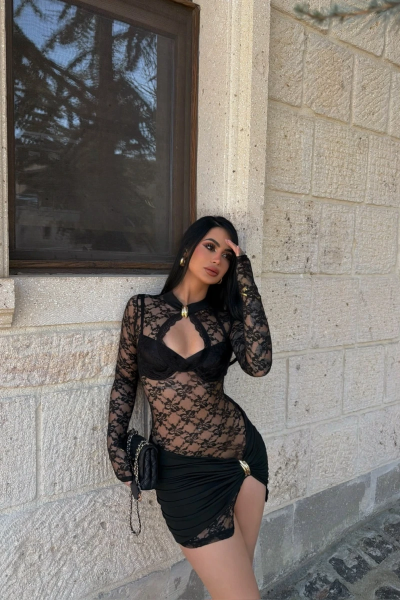 Aksesuarlı Dantel Elbise