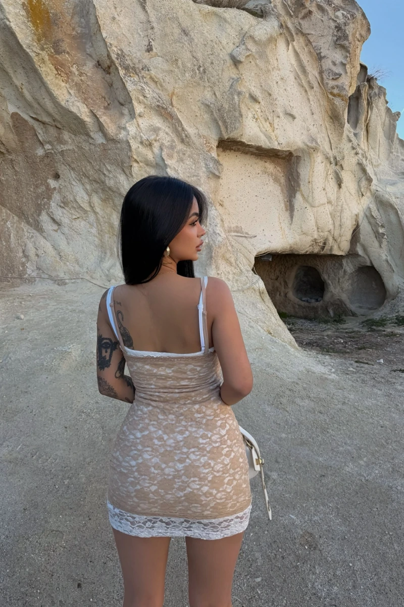 Astarlı Dantel Elbise