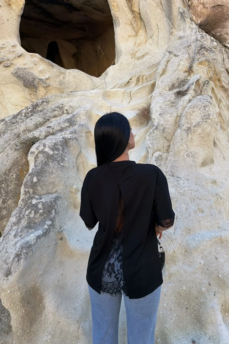 Siyah Sırt ve Kol Güpürlü Modal Tişört