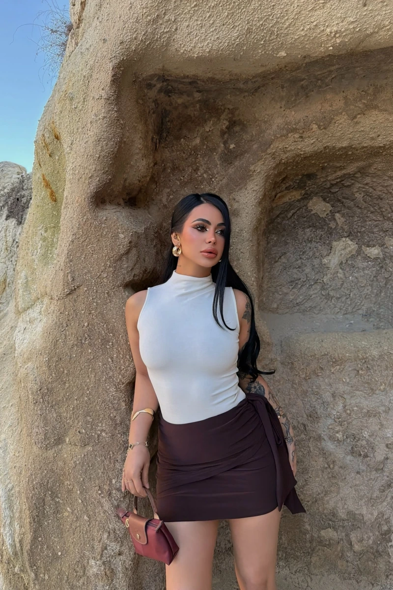 Beyaz Balıkçı Yaka Kolsuz Bluz