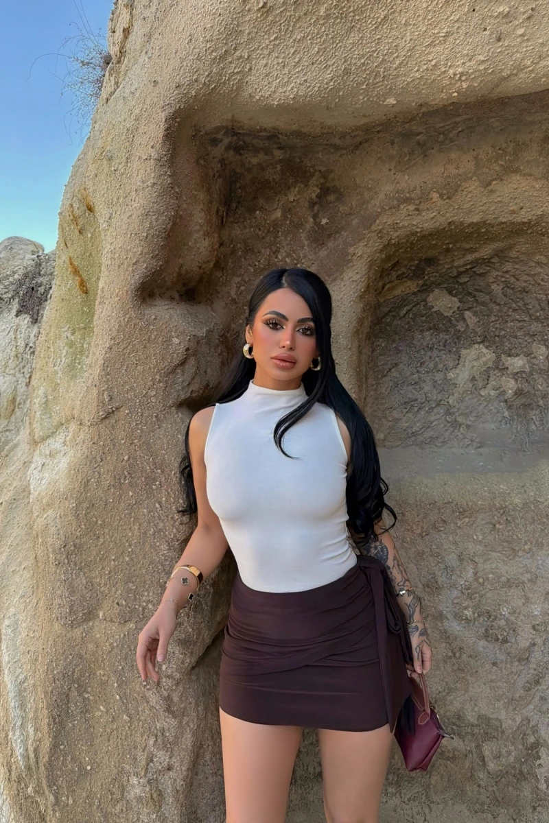 Beyaz Balıkçı Yaka Kolsuz Bluz