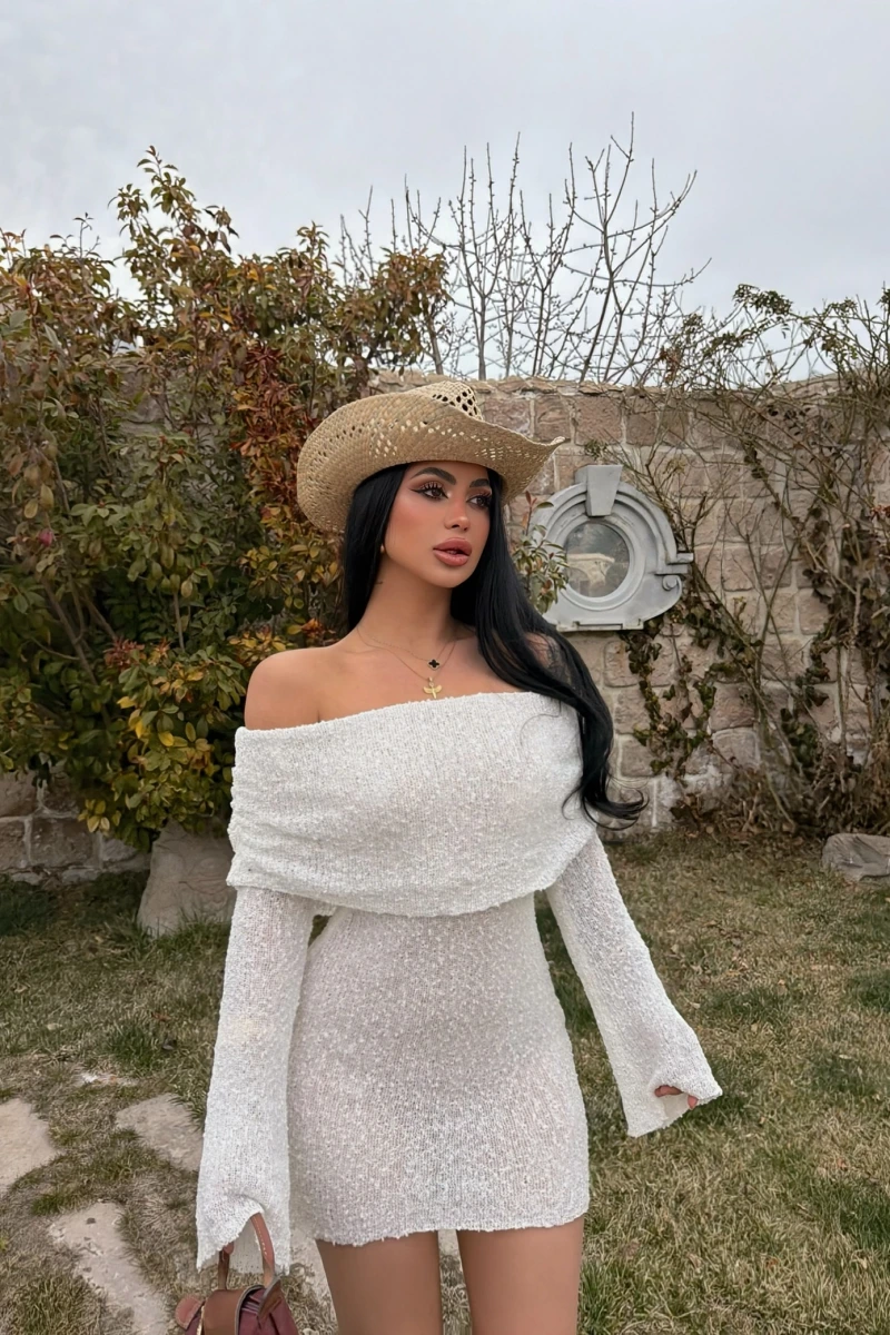 Beyaz Katlamalı Triko Madonna Elbise