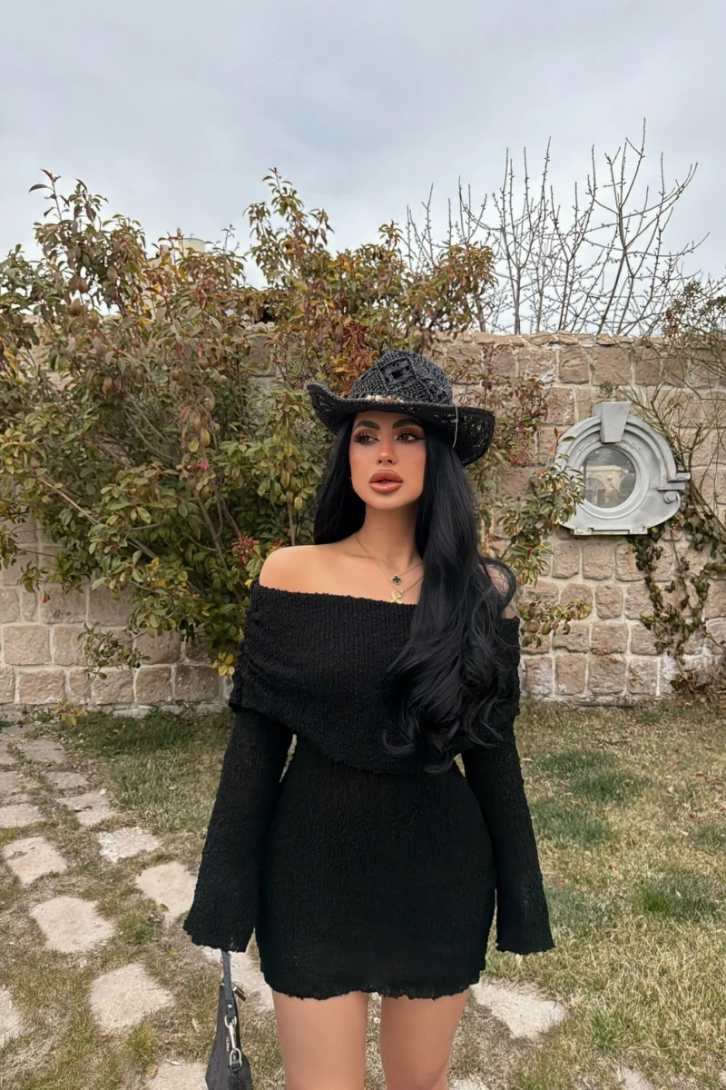 Siyah Katlamalı Triko Madonna Elbise