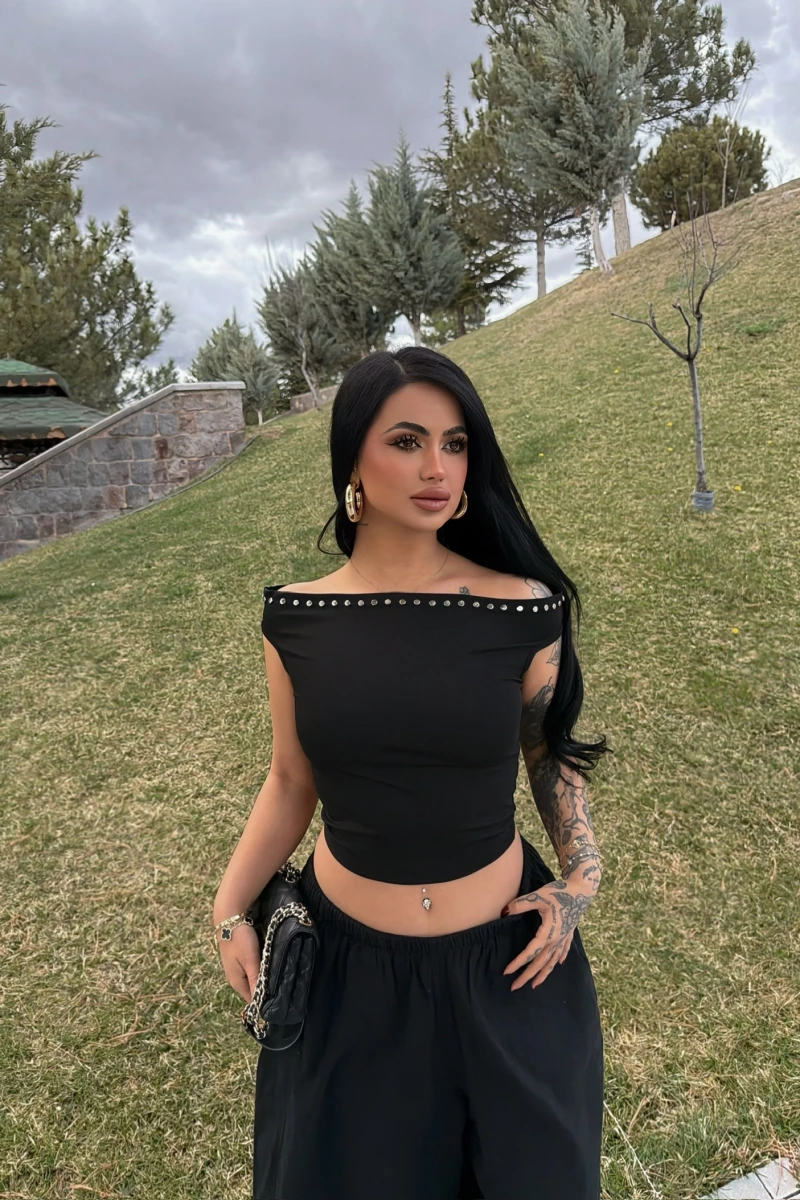 Siyah Droplu Kayık Yaka Crop