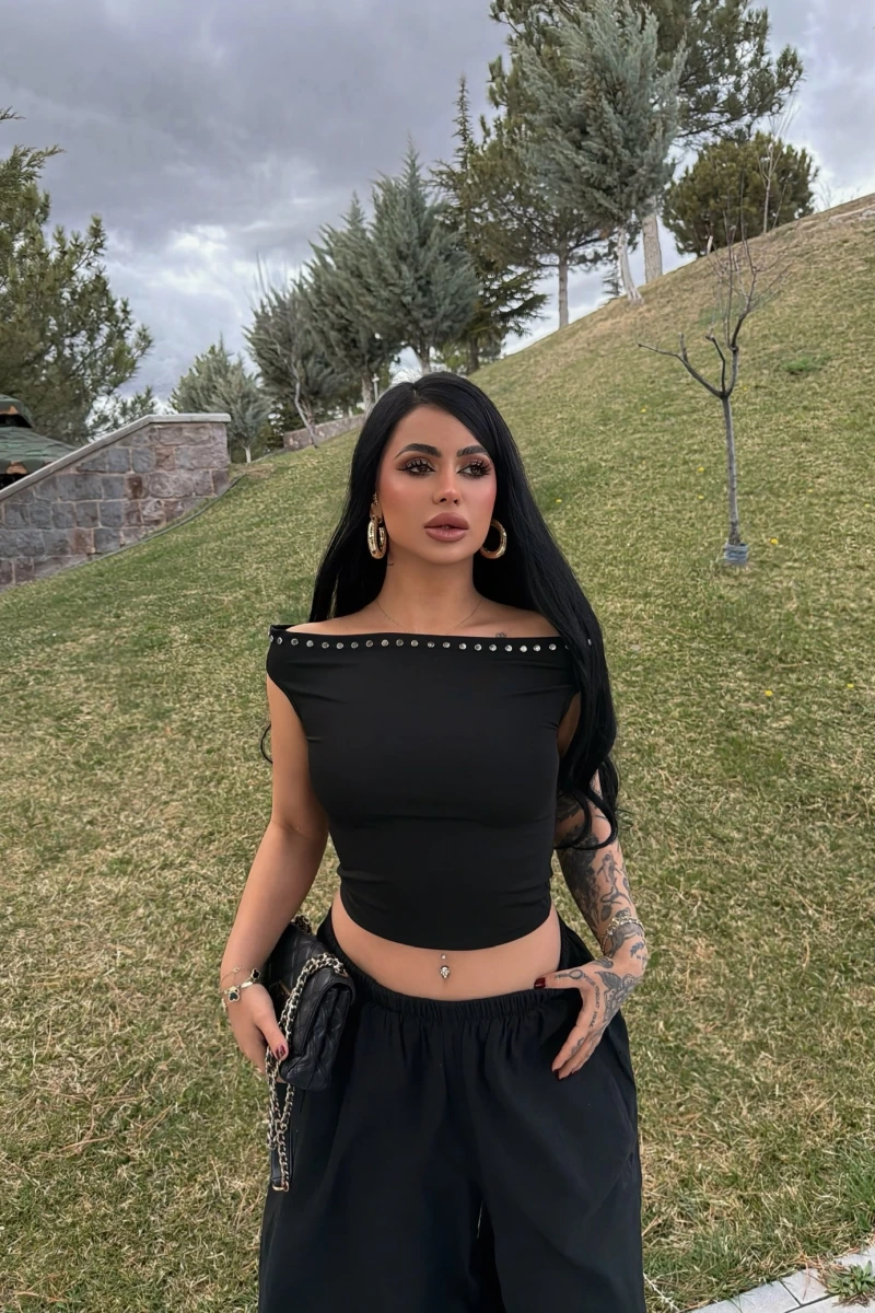 Siyah Droplu Kayık Yaka Crop