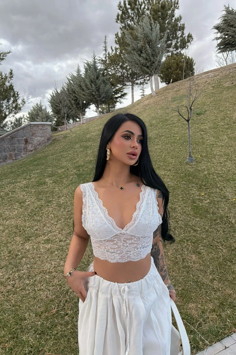 Beyaz Güpürlü Bralet
