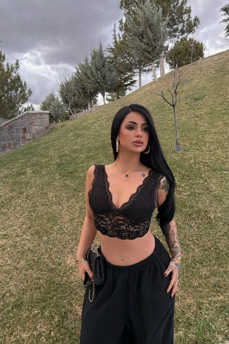 Siyah Güpürlü Bralet