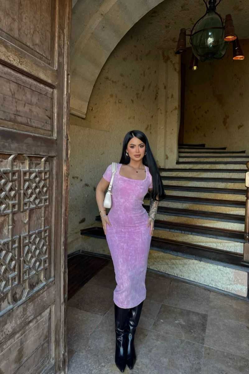 Pembe Kare Yaka Yıkamalı Elbise