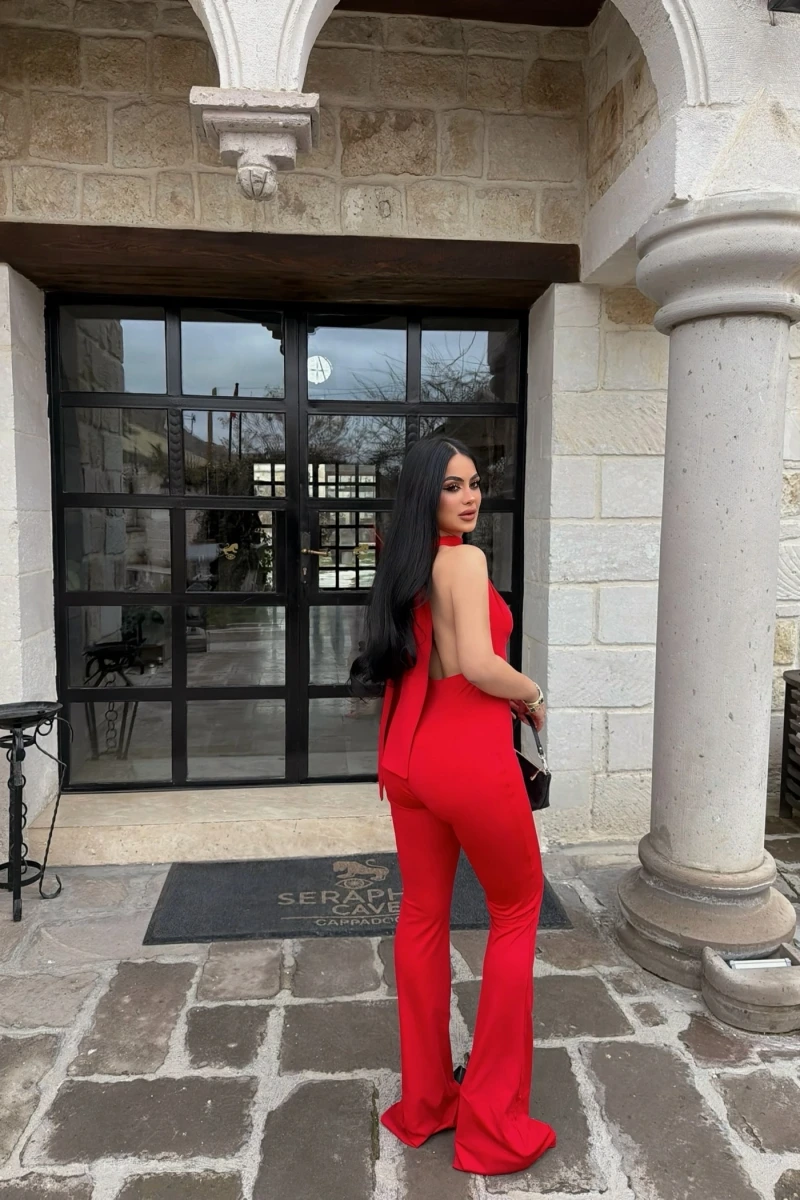 Kırmızı Boyundan Geçmeli Toparlayıcı Tulum