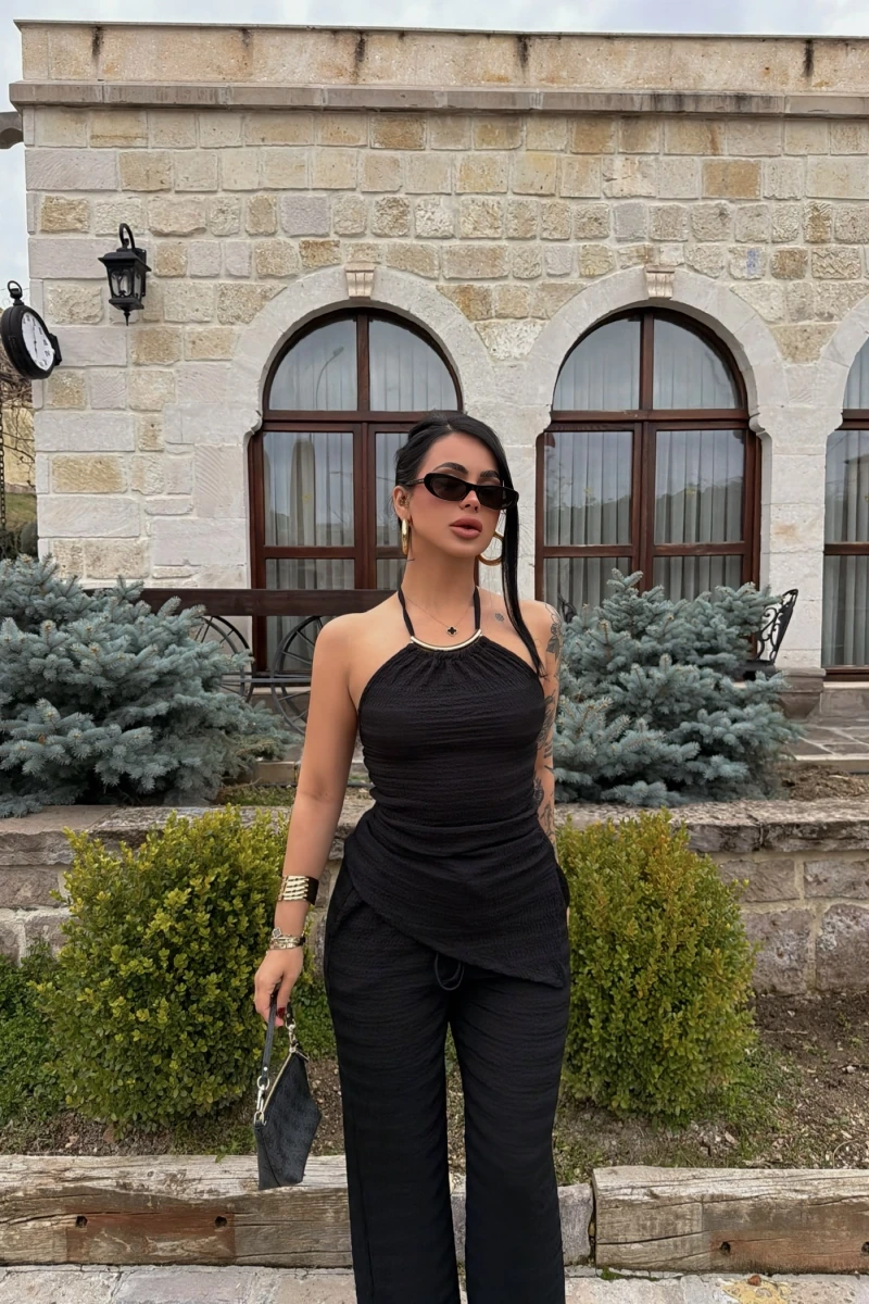 Siyah Yaka Aksesuarlı İkili Takım