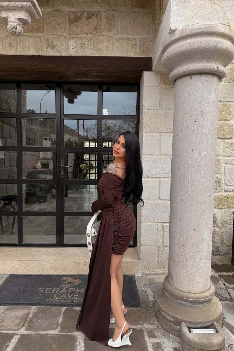 Kahve Asimetrik Kesim Tül Detay Elbise
