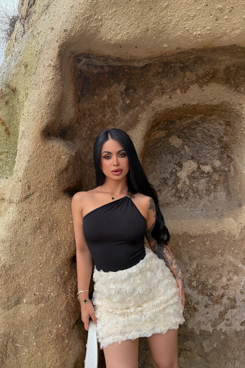 Siyah Omuz Aksesuarlı Sandy Crop