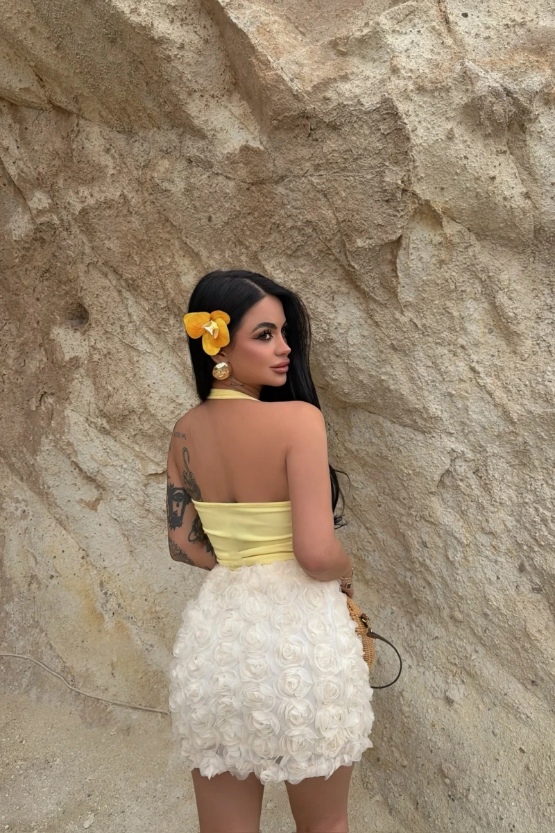 Sarı Boyundan Geçmeli Aksesuarlı Crop