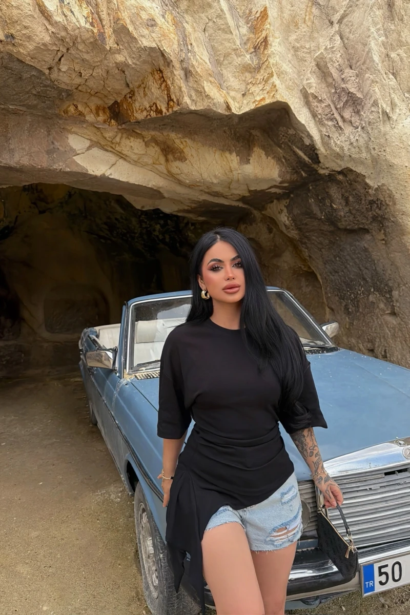 Siyah Eteği Asimetrik Ribana Bluz