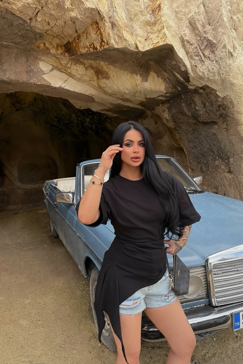 Siyah Eteği Asimetrik Ribana Bluz