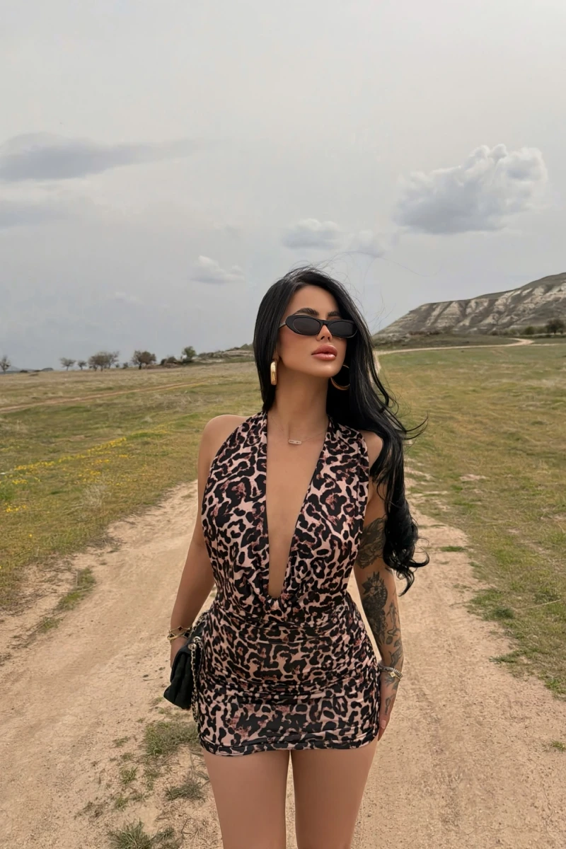 Leopar Sırt Zincirli Dekolte Elbise