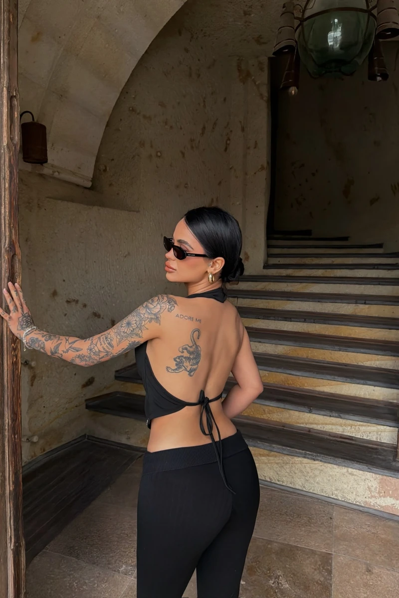 Siyah Sırt Dekolte Droplu Bluz