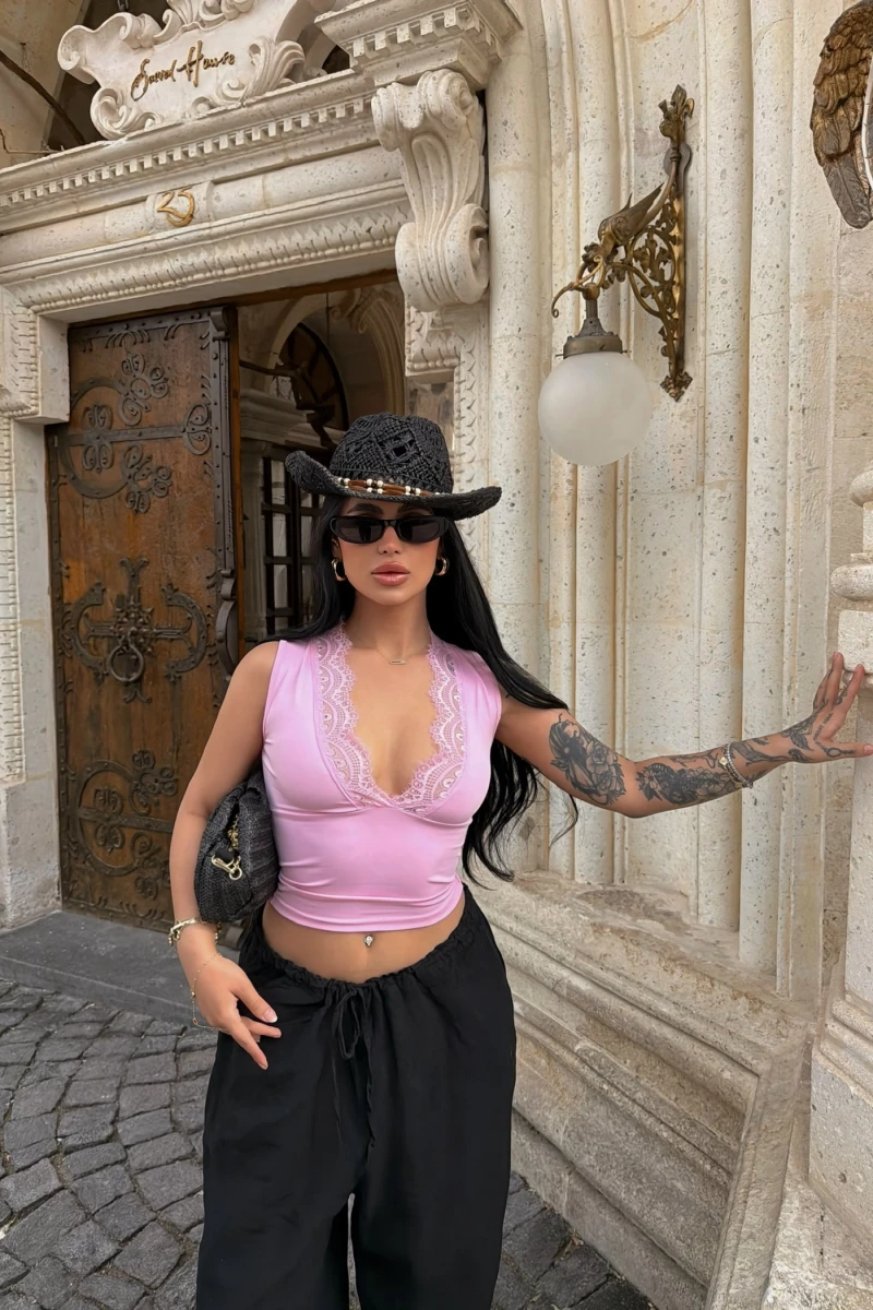 Pembe Güpürlü V Yaka Basic Crop