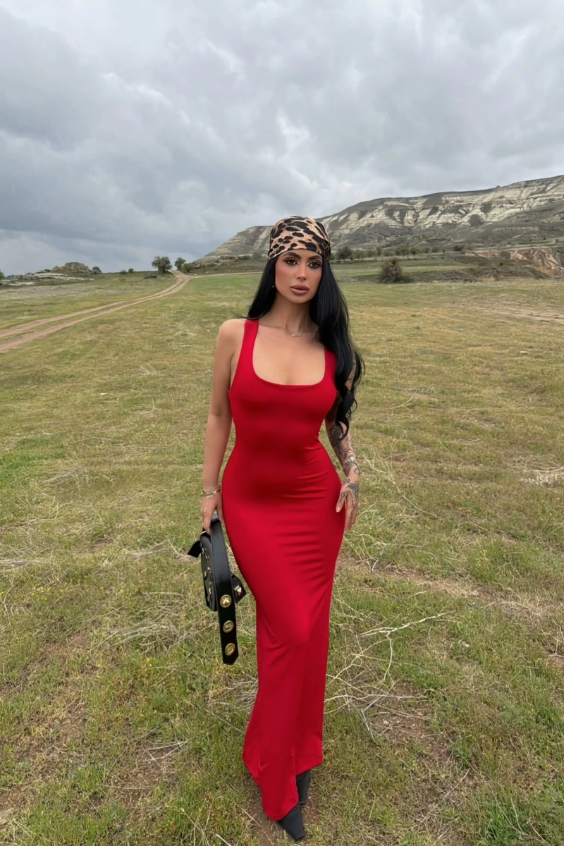 Kırmızı Sırt Çapraz Maxi Elbise