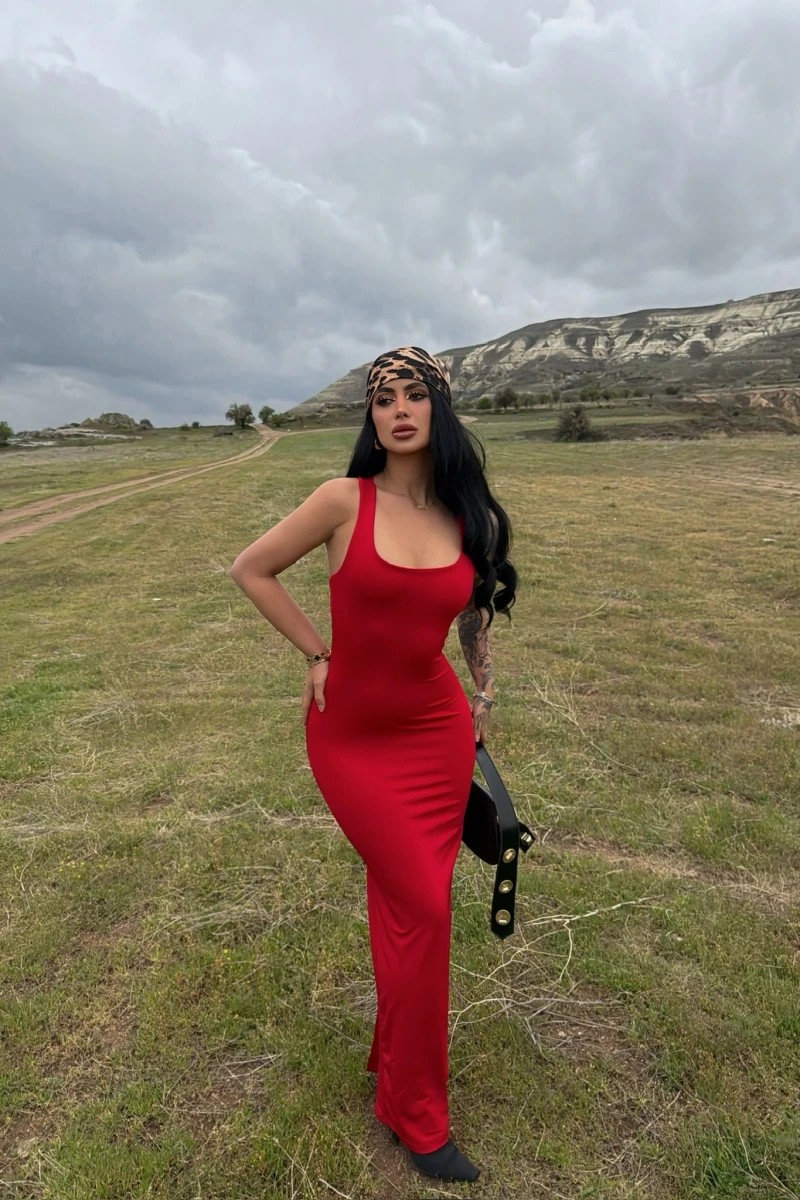 Kırmızı Sırt Çapraz Maxi Elbise