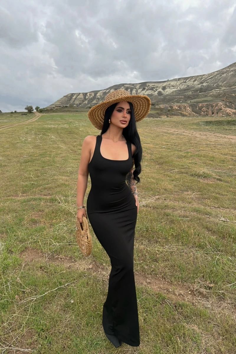 Siyah Sırt Çapraz Maxi Elbise