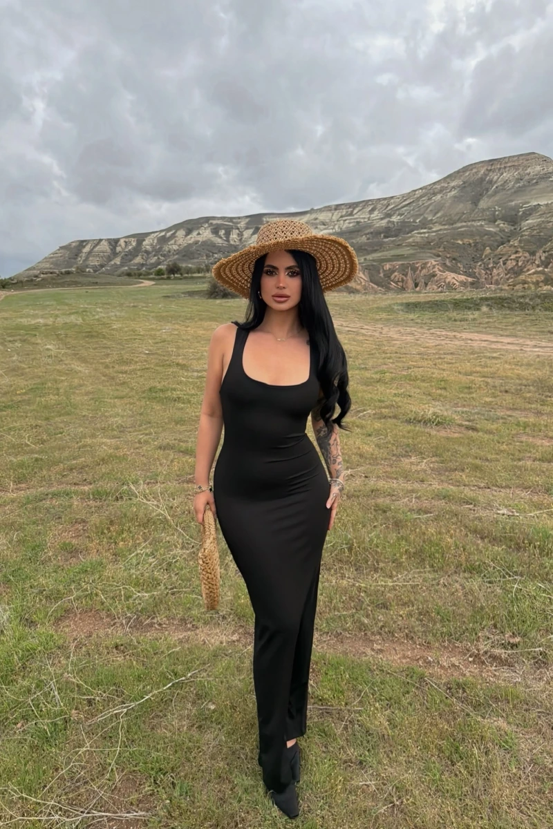 Siyah Sırt Çapraz Maxi Elbise
