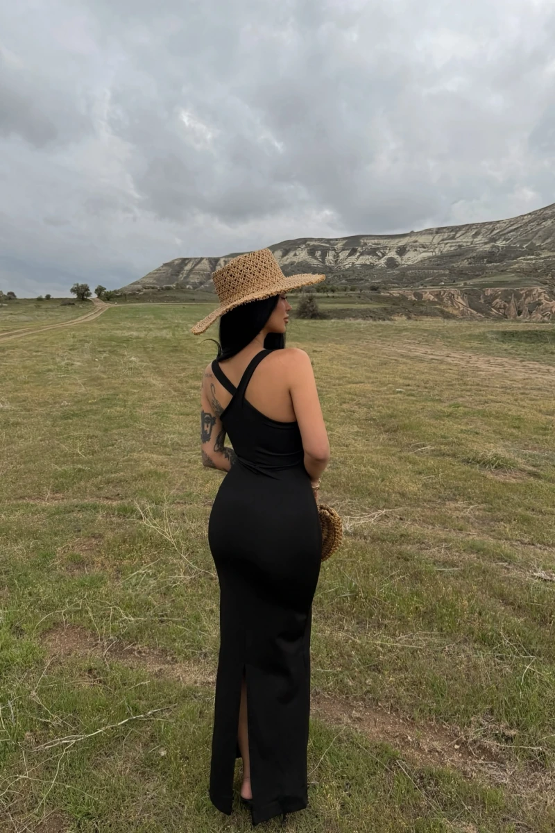 Siyah Sırt Çapraz Maxi Elbise