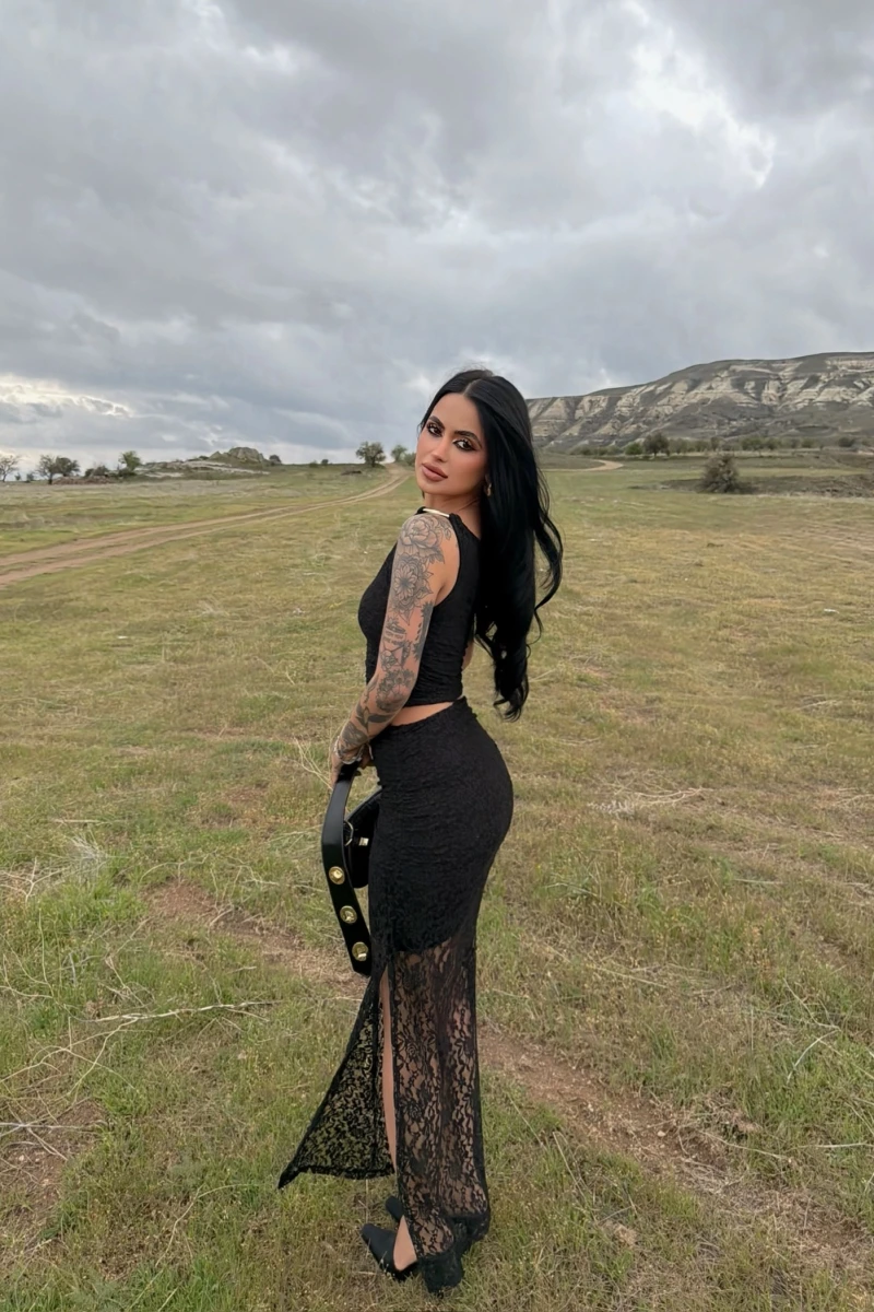 Siyah Güpürlü Büstiyer Etek İkili Takım