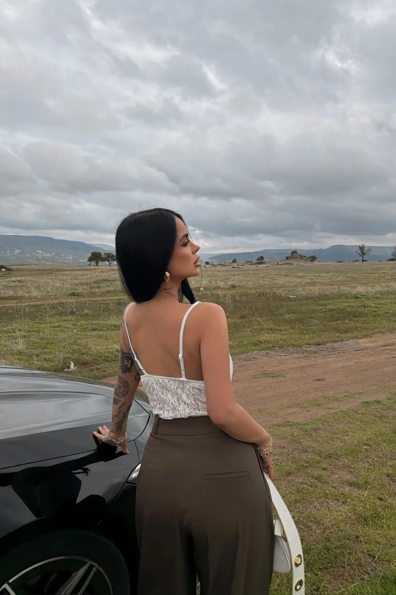 Beyaz Kuşgözü Dantelli Bodysuit