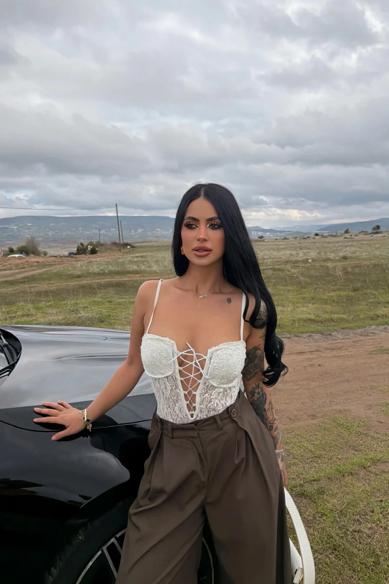 Beyaz Kuşgözü Dantelli Bodysuit